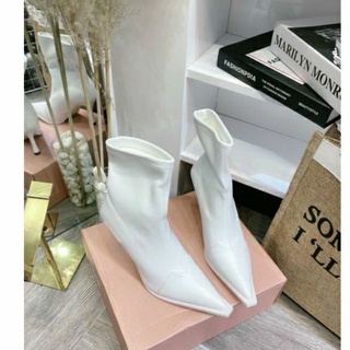 Boots cao cổ mũi nhọn da mềm gót nhọn (chat trước ạ)