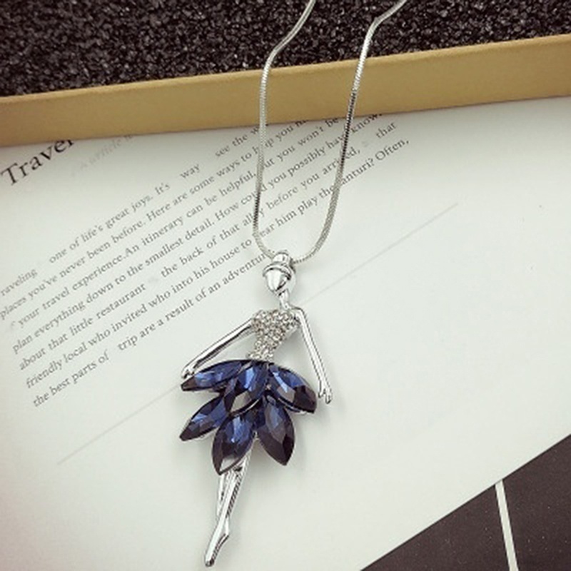 Dây chuyền hợp kim hình vũ công đính đá bắt mắt