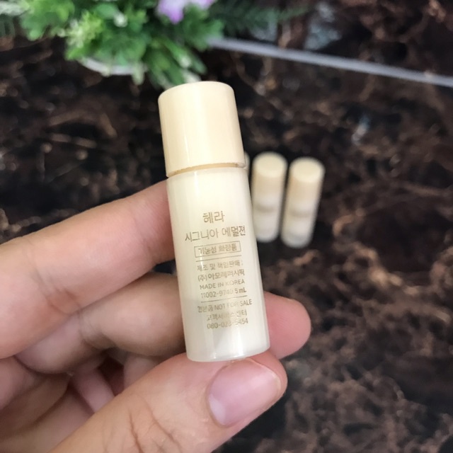 [5ml] 1 Lọ Sữa dưỡng tế bào gốc hoa thủy tiên HERA SIGNIA giải quyết tất cả các vấn đề về da