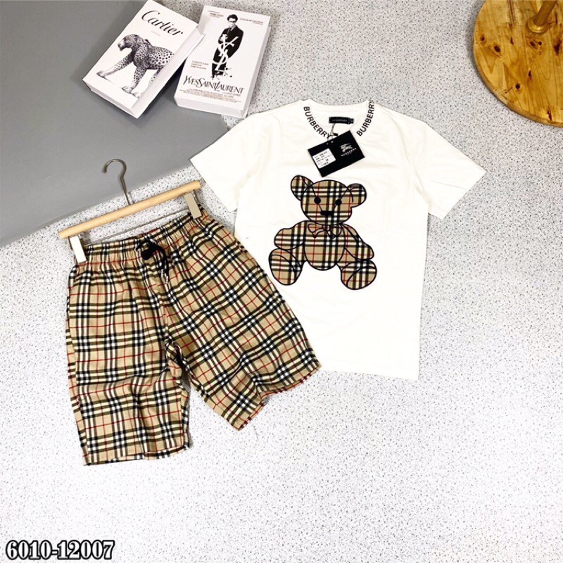 Bộ Hè BBR Gấu Kẻ Caro Cổ Bo Dệt Chữ | BigBuy360 - bigbuy360.vn