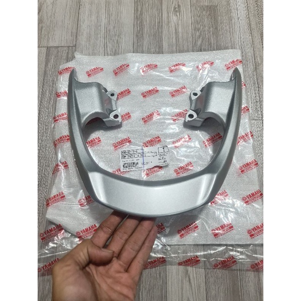 Cảng / Tay Dắt Mio Đời Đầu Màu Bạc