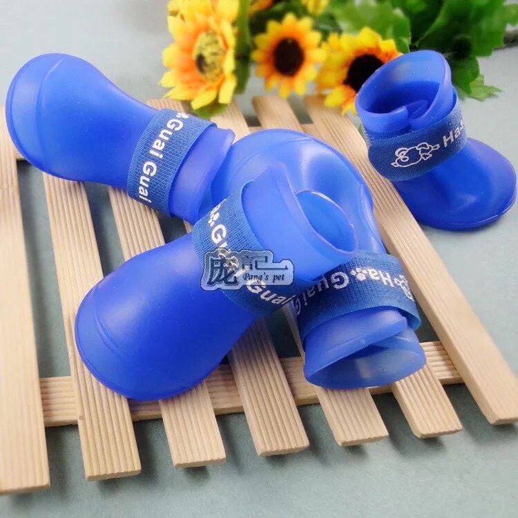 Giày đi mưa cho chó mèo