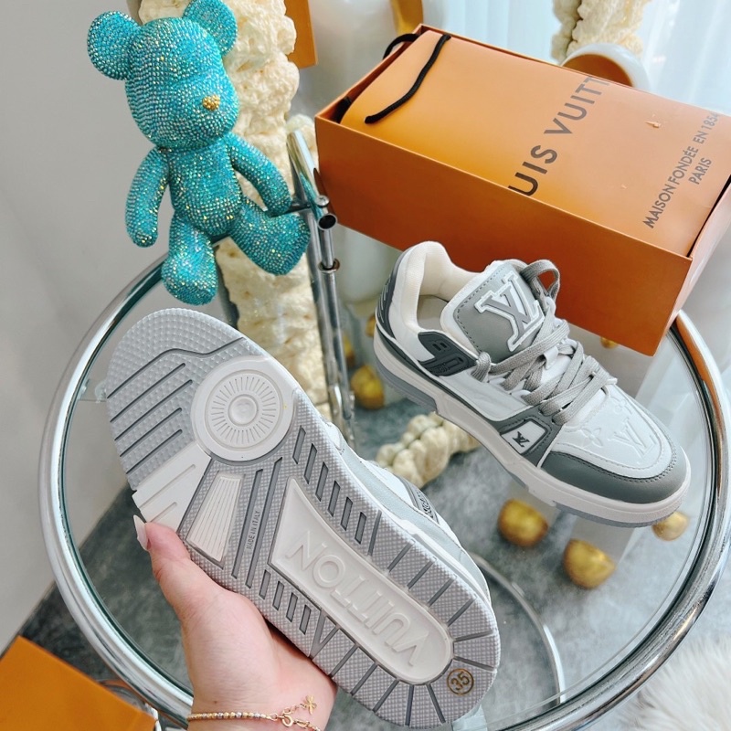 GIÀY L.V TRAINER SNEAKER WHITE GREY LAI AU