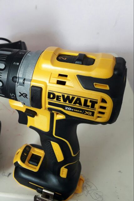 Máy khoan Dewalt mã máy 791 không chổi than( thân máy, không pin sạc)