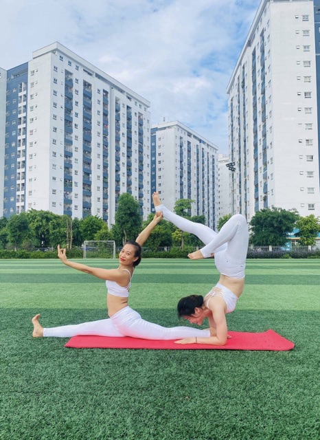 Bộ đồ tập yoga, gym, thể thao hiệu Yborn màu trắng
