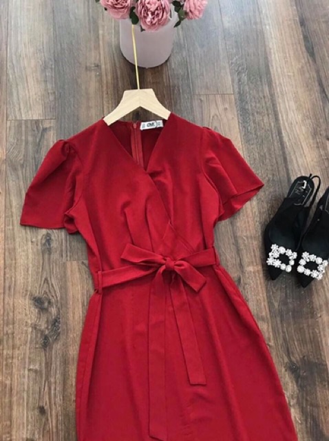 Đầm Cati Đỏ Xẻ Trước