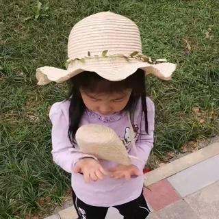 Set mũ cói và túi cói bông hoa dê thương cho bé