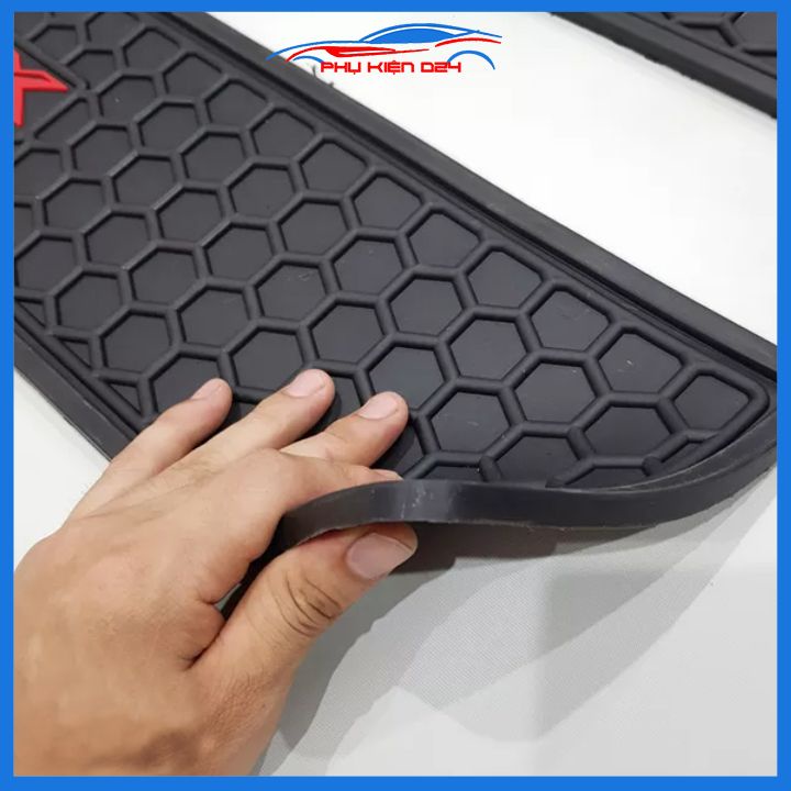 Lót sàn ô tô cao su MUX, MU-X 2015-2016-2017-2018-2019-2020-2021-2022 không mùi chống trơn trượt