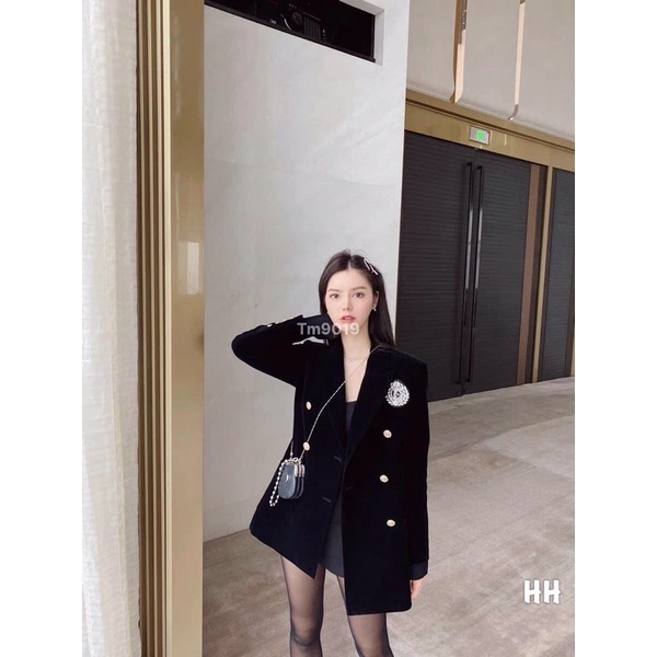 Áo vest nhung huy hiệu | BigBuy360 - bigbuy360.vn