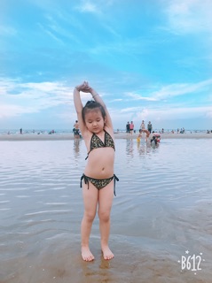 Bikini bé gái ( ảnh thật)