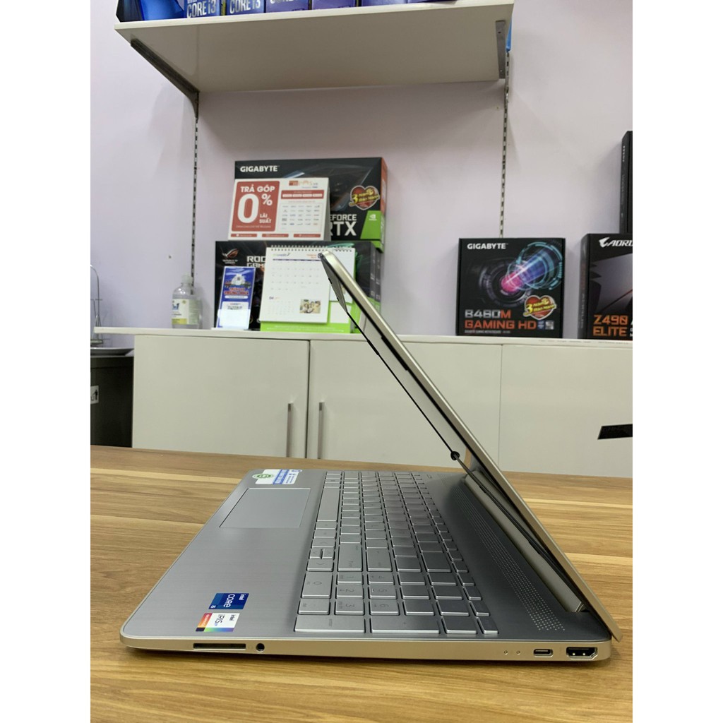LAPTOP HP 15SFQ2028 TU dòng Laptop nhỏ gọn thông minh | BigBuy360 - bigbuy360.vn