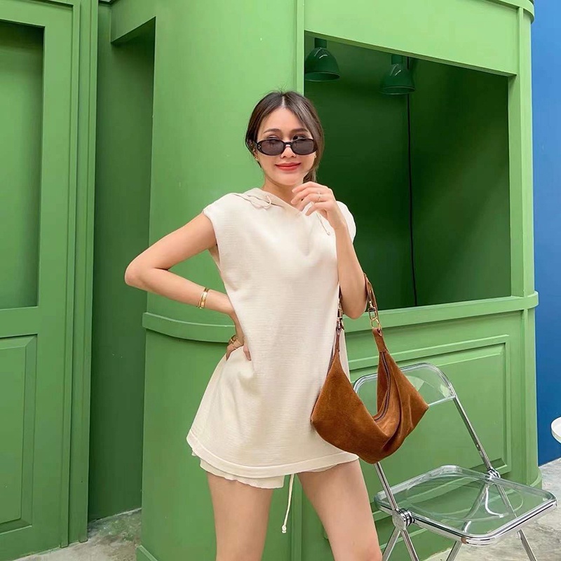 Bộ đồ thể thao IELGY gồm áo sweater tay ngắn và quần short phong cách Hàn Quốc cho nữ