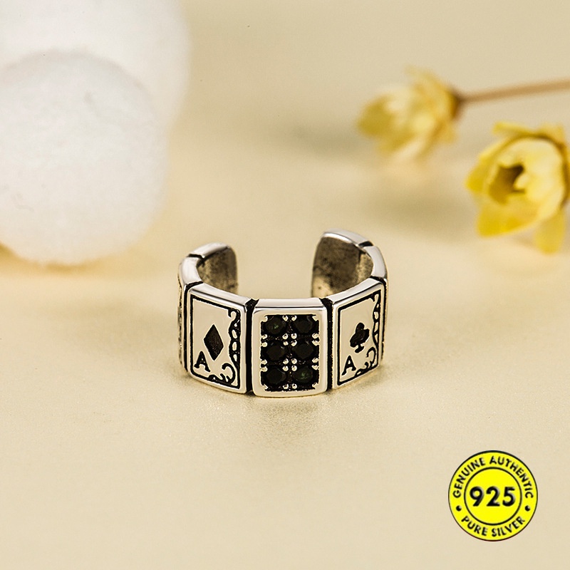 Bông Tai Hình Lá Bài Tây Màu Đen Đính Đá Zircon Thời Trang Cho Nam Và Nữ