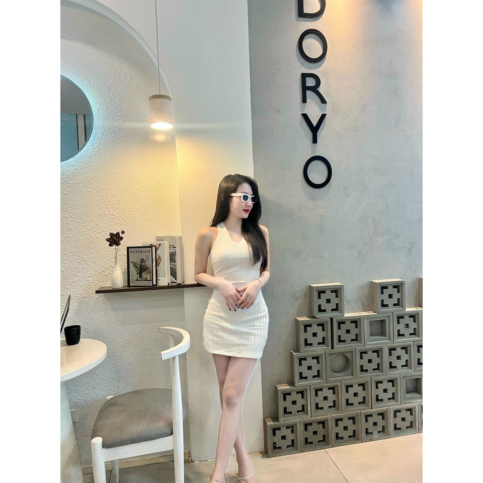 Đầm xốp ôm body 2 dây chéo lưng dáng ngắn trơn cực xinh , chất thun xốp dày dặn tv