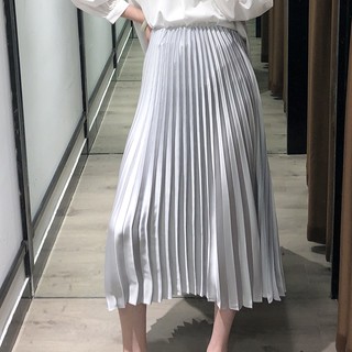 Chân váy Zara màu trắng xám (Pleated Skirt)