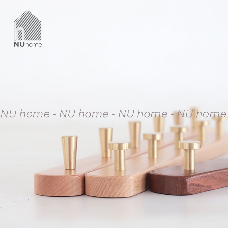 nuhome.vn | Thanh treo đồ Mooli được thiết kế đơn giản đẹp mắt với chất liệu gỗ cao cấp và móc treo bằng đồng sang trọng