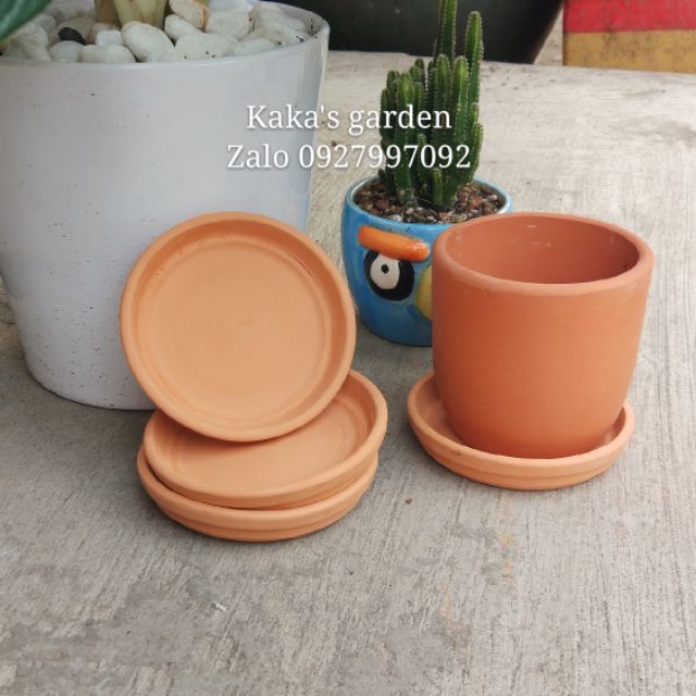 Đĩa lót chậu nâu size 10,5cm ( có 2 mẫu khác nhau)