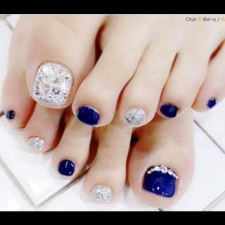 Móng chân giả đính đá cực chảnh
