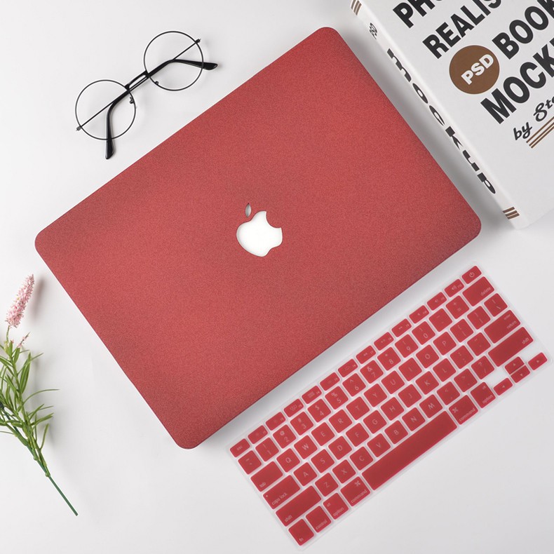COMBO ỐP + PHỦ PHÍM MÀU ĐỎ ĐÔ CHO CÁC DÒNG MACBOOK (TẶNG KÈM NÚT BỊT BỤI + CHỐNG GÃY SẠC)