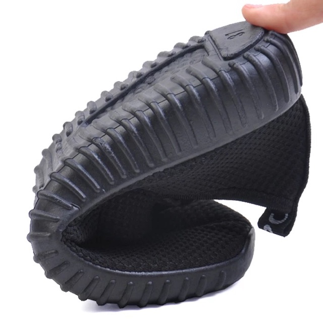 giày thể thao đen đỏ chơn thắt dây | BigBuy360 - bigbuy360.vn