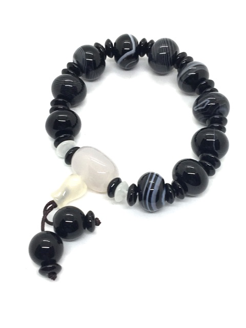 Vòng tay vân đen hình tròn