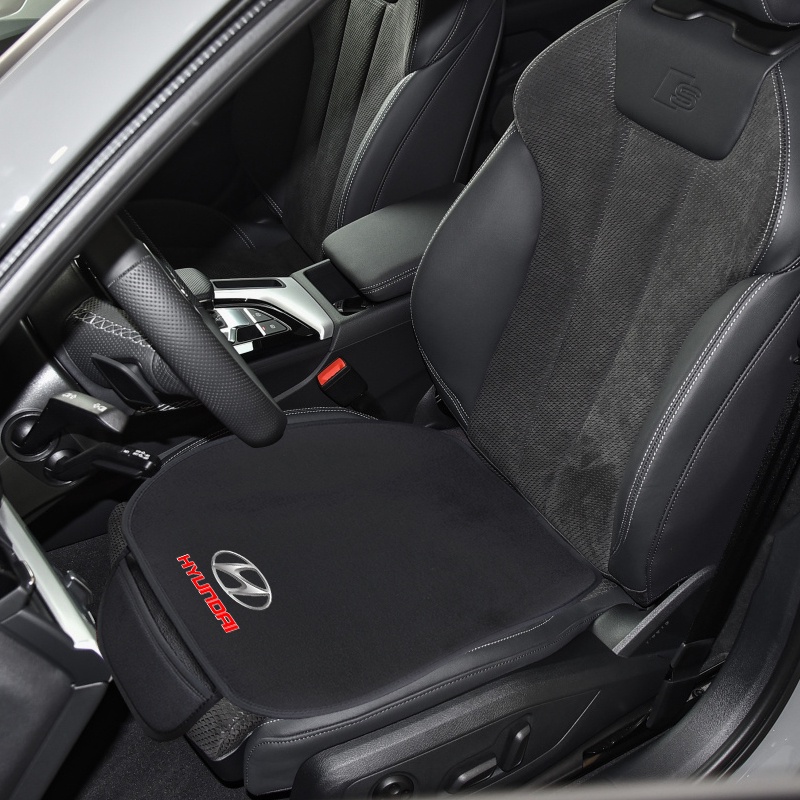 Set 1 / 3 Đệm Lót Ghế Ngồi Xe Hơi Bằng Lụa Lạnh Thoáng Khí Chống Trượt