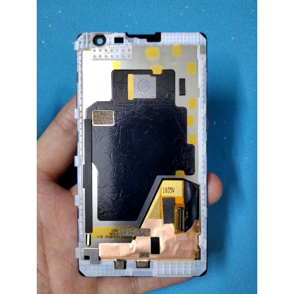 Màn hình Nokia Lumia 1020 liền khung.