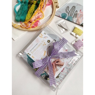 Set thêu tay hoa cỏ đầy đủ dụng cụ kèm vải và chỉ thêm