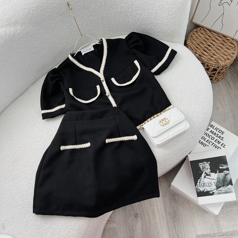 SET ÁO ĐEN VIỀN TRẮNG TAY VOAN + CHÂN VÁY