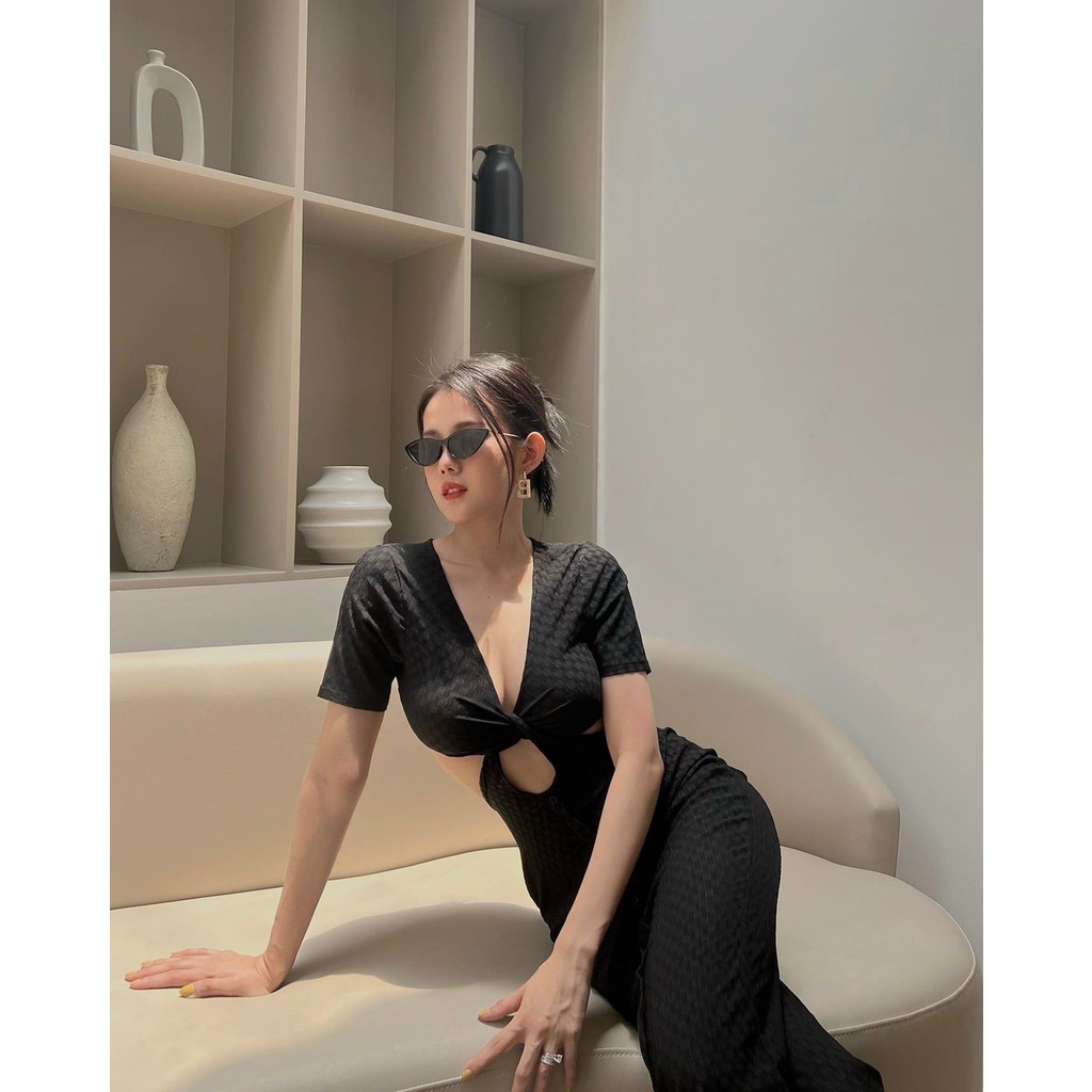 Đầm tay ngắn cổ tim xoắn ngực hở lưng khoét eo cực sexy , chất thun dày dặn mềm mát ly