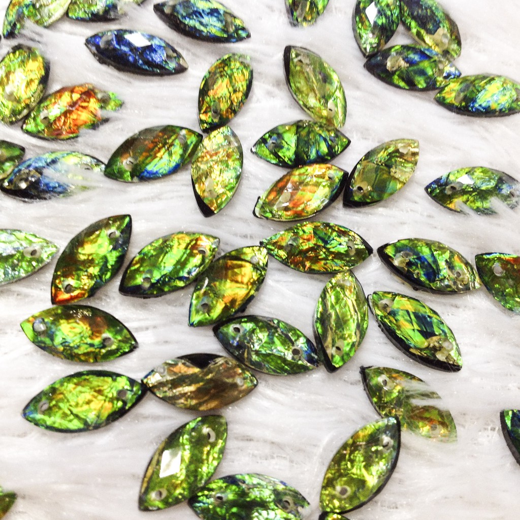 Hạt đá kết áo 3d acrylic hình lá cao cấp size 1.5cm đính ao dài váy đầm sang trọng