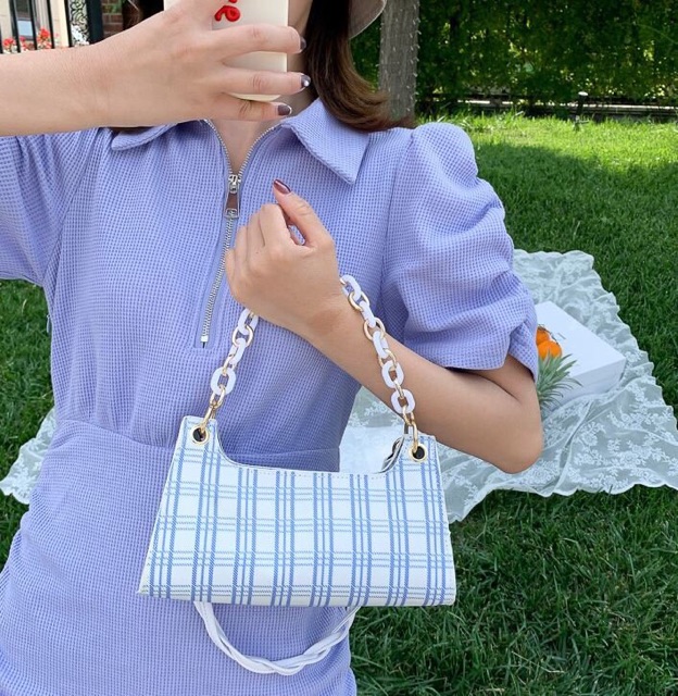 Túi kẻ dáng cut out phối xinh siêu hot