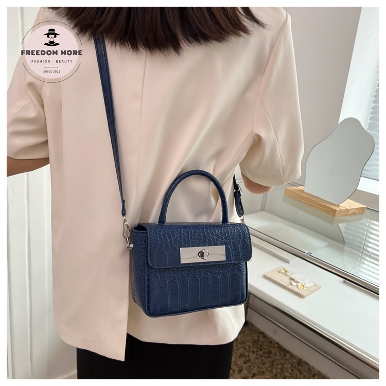 Túi Đeo Chéo Vuông Nhỏ Họa Tiết Da Cá Sấu Thời Trang Hàng Mới 2022 Dành Cho Nữ