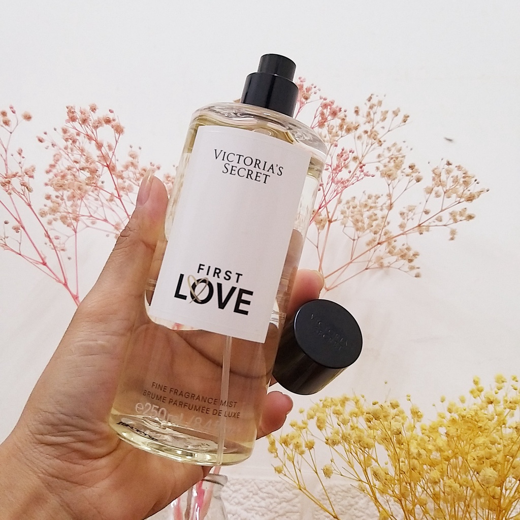 Xịt thơm toàn thân body mist First Love 250ml Fullsize