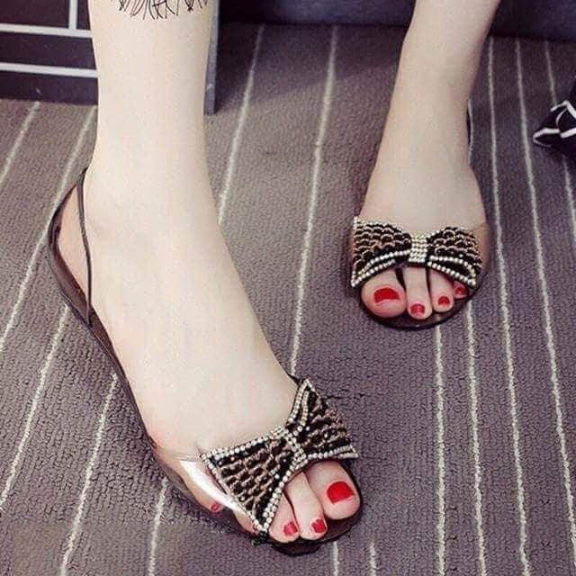 Giày nhựa nơ zic zac 2 màu