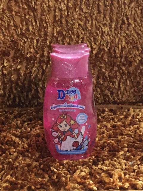 Dầu gội, sữa tắm D-nee kid 200 ml hương berry cherry