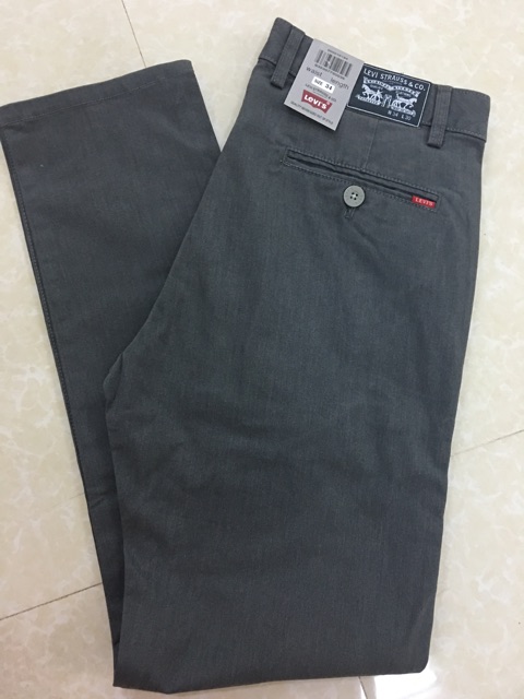 Quần khaki levis