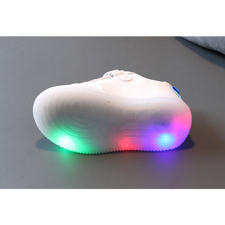 Giày Thể Thao Đế Mềm Siêu Nhẹ Thoáng Khí Có Đèn LED Thời Trang Hàn Quốc Cho Trẻ Em