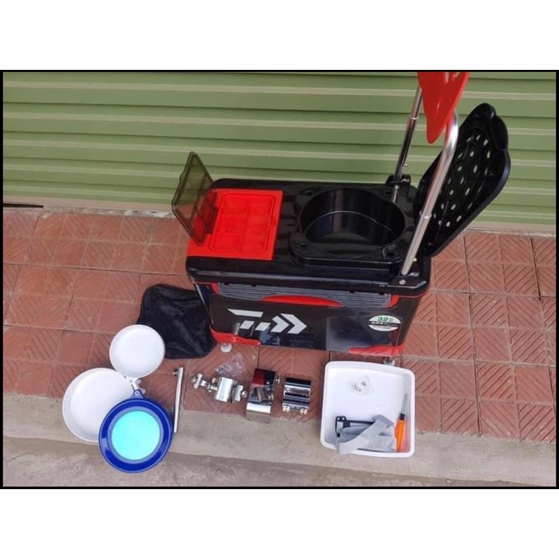 Thùng câu cá Daiwa 32l đầy đủ phụ kiện