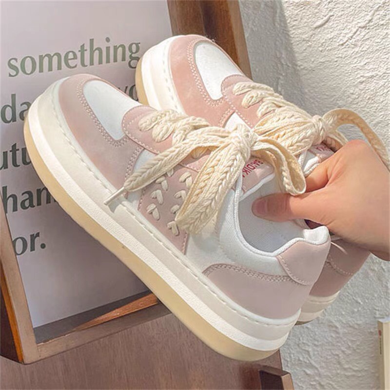 giày thể thao độn đế nữ dây đan phối màu kiểu mới phù hợp với mọi lứa tuổi. giay jery