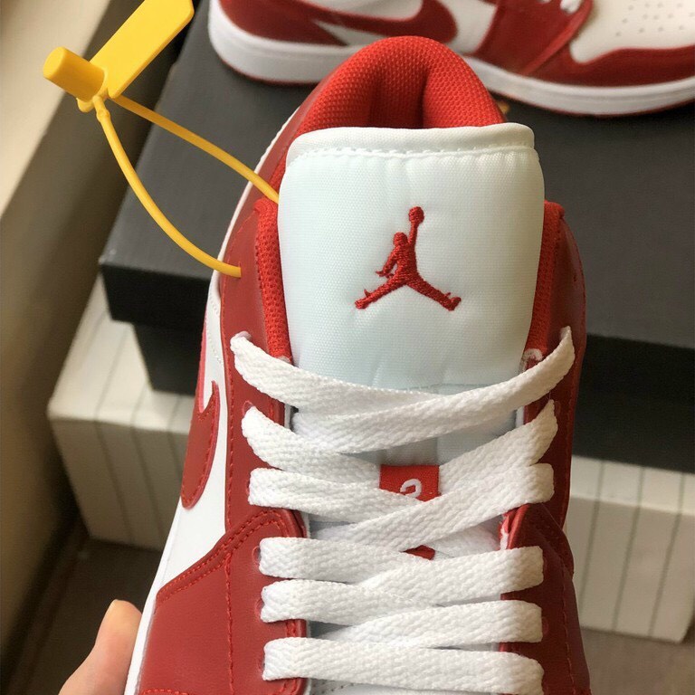 [Bản đẹp] Giày jordan1 cổ thấp đỏ trắng, giày sneaker JD1 low trắng đỏ thấp cổ nam nữ full box+bill | BigBuy360 - bigbuy360.vn