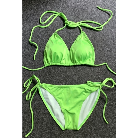Bikini 2 mảnh màu xanh chuối siêu nổi | BigBuy360 - bigbuy360.vn
