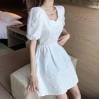 Đầm cổ vuông màu tím thời trang theo phong cách pháp