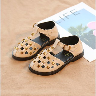 GIÀY SANDAL TÁN ĐINH CỰC CHẤT