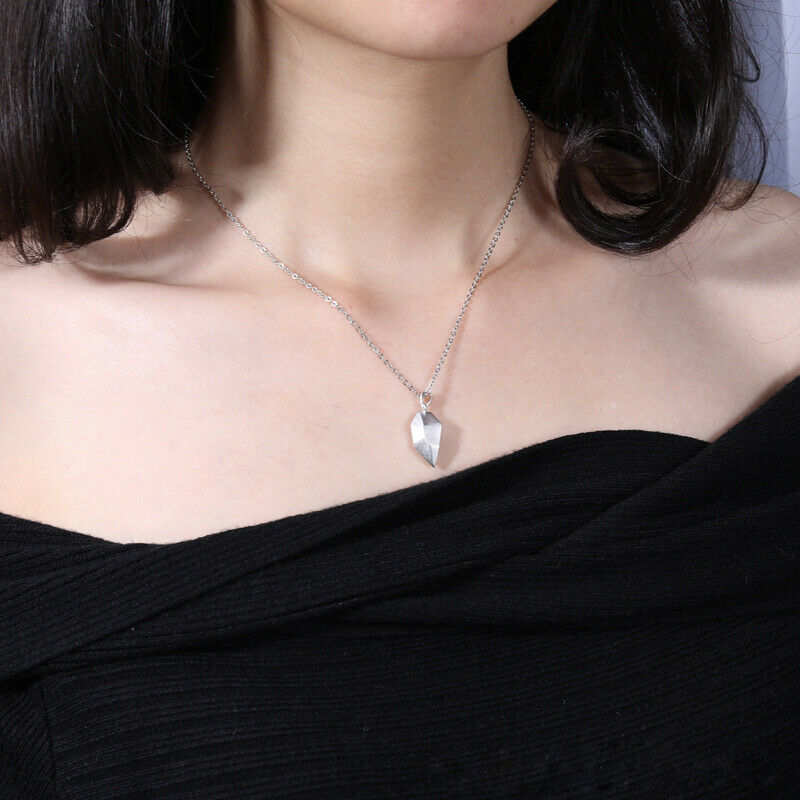 Bộ 2 Vòng cổ Mặt Trái Tim Có Nam Châm Thời Trang Cho Cặp Đôi