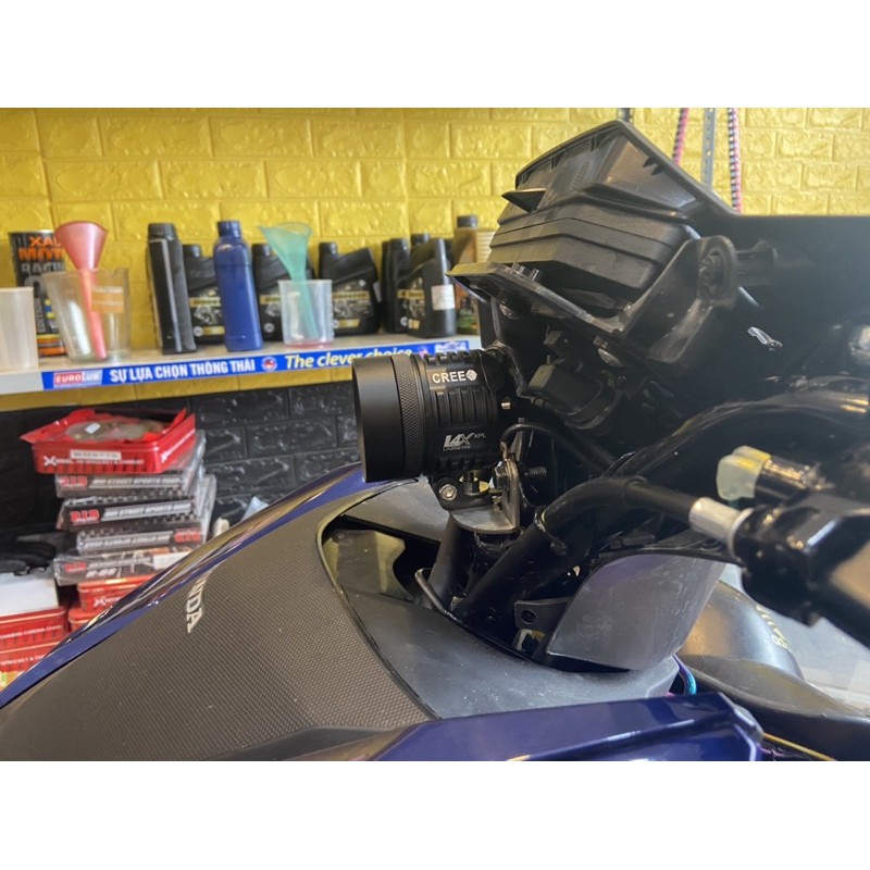 Pát inox bắt đèn trợ sáng hốc còi winner X v2