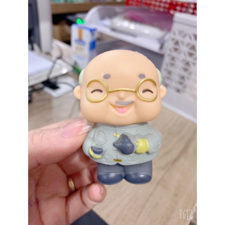 5 cụ ông,cụ bà trang trí bánh kem