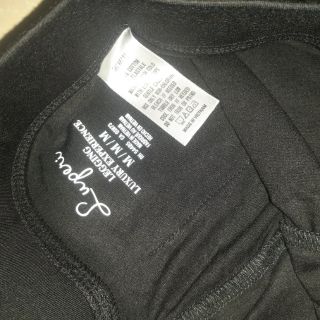 Quần legging lửng Luperi