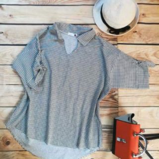 Com bo Lý Đặng: 1 sơ mi, 2 phông ko cổ, 1 phông có cổ
