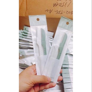 Dao cạo lông mày The Face Shop Folding Eyebrow Trimmer